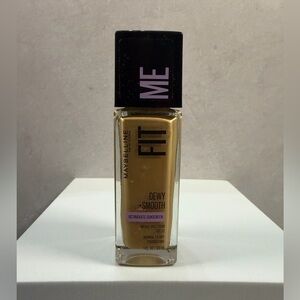 🩷5/$10Maybelline Fit Me Dewy + Smooth Foundation - Warm Tan